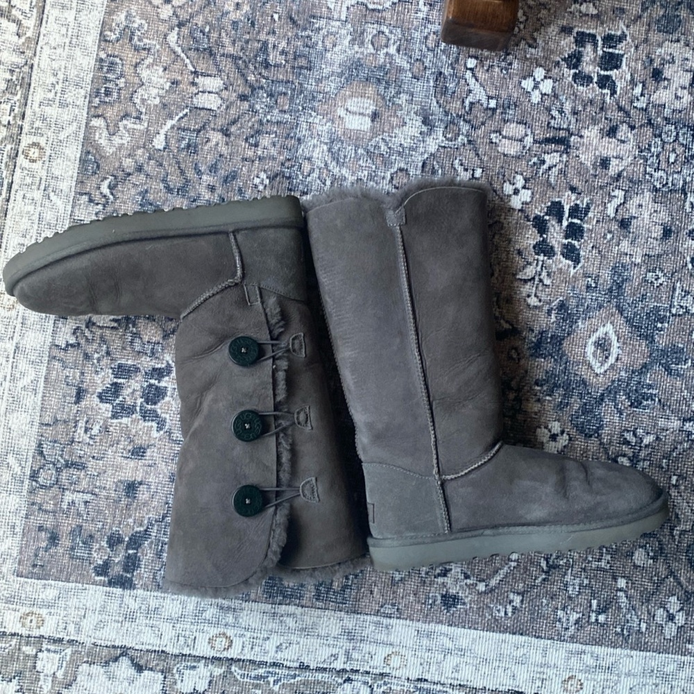 Nearly New Ugg 3 Button Boots